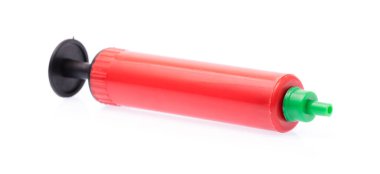 Plastik hava pompası beyaz arkaplanda izole edildi.