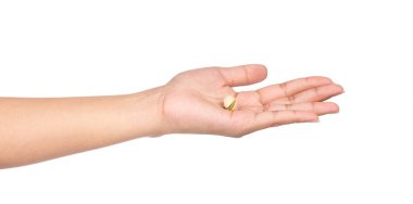 Beyaz arka planda el ele tutuşan fıstıklı fıstık.