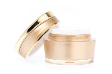 Beyaz arkaplanda izole edilmiş kozmetik yüz kremi.