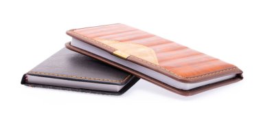 Beyaz arka plan üzerinde izole deri Notebook