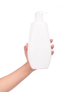 Elle sunulan sıvı sabun, şampuan, losyon, beyaz arka planda izole edilmiş dezenfektan.