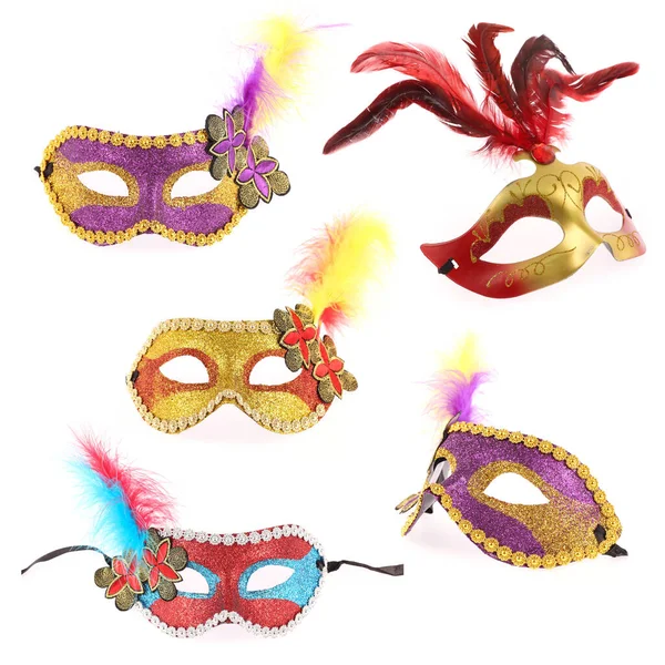 Beyaz arkaplanda izole edilmiş karnaval maskeleri