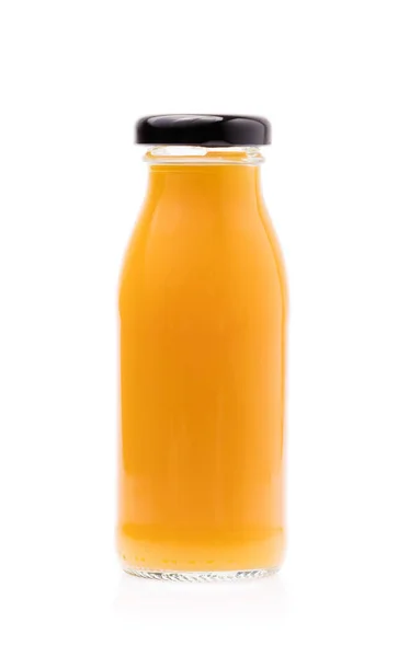 Segarkan Dari Botol Jus Oranye Yang Diisolasi Pada Latar Belakang — Stok Foto