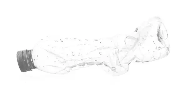Rozbite Butelki Wody Tworzyw Sztucznych Białym Tle — Zdjęcie stockowe