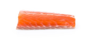 Beyaz arka plan üzerinde izole somon steak kırmızı balık