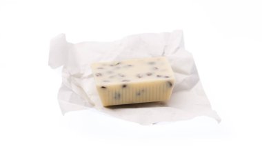 Beyaz arkaplanda izole edilmiş beyaz çikolata çubukları