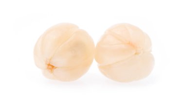 Wollongong meyvesi beyaz arka planda izole edilmiş..