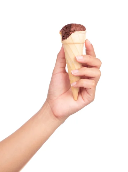 Человек Держит Укушенное Шоколадное Мороженое Конусе Изолированы Белом Фоне — стоковое фото