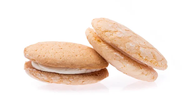 Biscoitos Creme Baunilha Isolados Fundo Branco — Fotografia de Stock