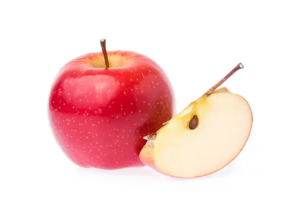 Beyaz Arka Plan Üzerinde Izole Kırmızı Elma Dilim — Stok fotoğraf