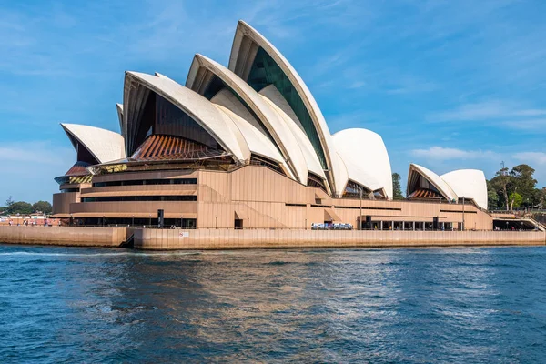 Sydney, Australia - 22 10 2018: Opera w słoneczny dzień — Zdjęcie stockowe