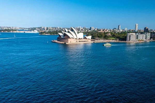 Sydney, Avustralya - 22 10 2018: Güneşli bir günde Opera Binası — Stok fotoğraf