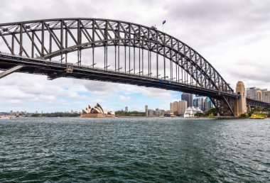 Sydney, Avustralya, 28 10 2018: Liman köprüsü ve Opera Binası