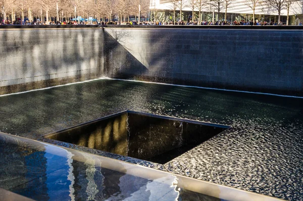 9 11 Memorial e o novo centro de comércio mundial em Manhattan, Nova Iorque — Fotografia de Stock