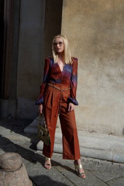 Şubat 2020 'de Fahion haftası boyunca Milano sokakları ve mekanları