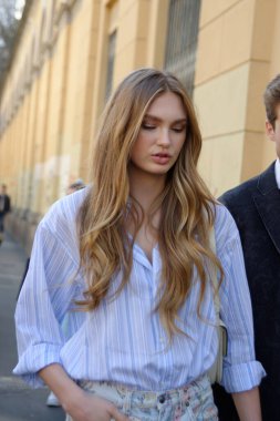 Şubat 2020 'de Moda Haftası boyunca Milano' nun sokakları ve yerleri