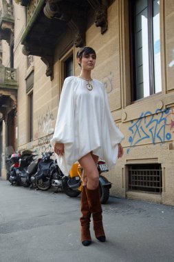 Aktris ve Model Alice Sabatini Milan Moda Haftası Şubat 2020