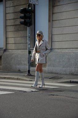 Milano Moda Haftası 'nda tanınmış Xenia Adonts Şubat 2020