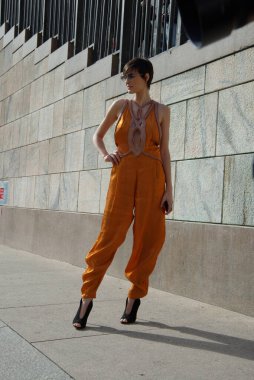 Halk figürü Alice Sabatini alla Milano Moda Haftası Şubat 2020