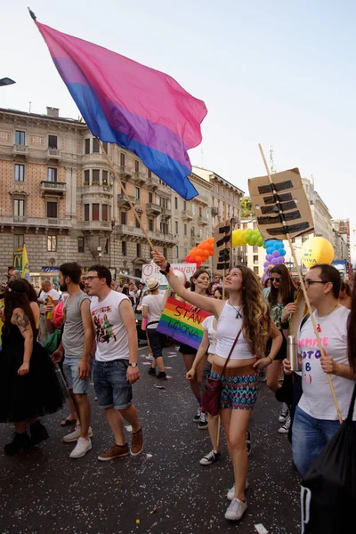 Coroczna Parada Mediolanie Poświęcona Światu Gejów Lesbijek Milano Pride Week — Zdjęcie stockowe
