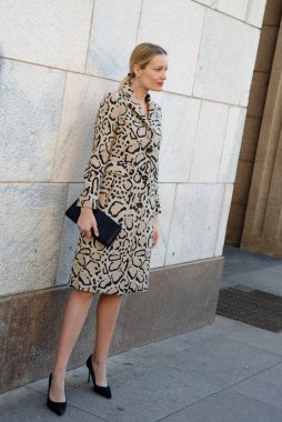 Portre, ünlü figür ve detaylar Milano Moda Haftası 'nda çekildi Şubat 2020' de, sokakta ve mekanlarda