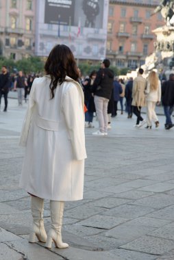 Portre, ünlü figür ve detaylar Milano Moda Haftası 'nda çekildi Şubat 2020' de, sokakta ve mekanlarda