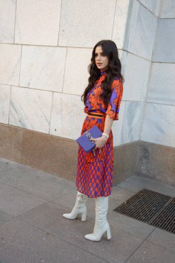 Portre, ünlü figür ve detaylar Milano Moda Haftası 'nda çekildi Şubat 2020' de, sokakta ve mekanlarda