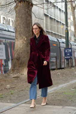 Milan Moda Haftası 2017 'de Dolce & Gabbana Moda Gösterisinden sonra Milano sokakları ve yeri
