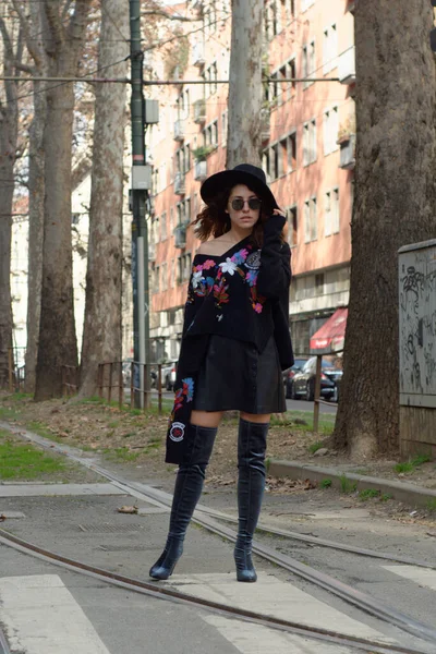 Улицы Место Милана Неделе Моды Милане 2017 После Dolce Gabbana — стоковое фото