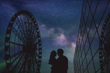  Lunaparkta gece aşıkların