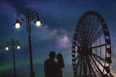  Lunaparkta gece aşıkların