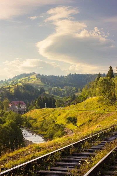 Verão paisagem de montanha — Fotografia de Stock