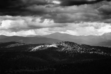 Yaz dağı manzarası