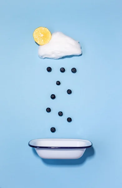 Cloud made of cotton candy with sugar food rain — Stock Photo, Image