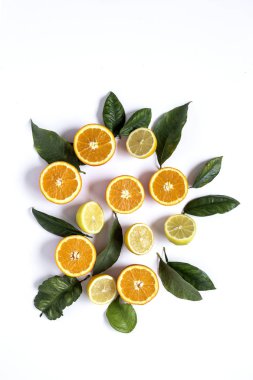 Portakal ve limon ışık arka plan üzerinde