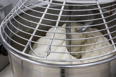 Ekmek yoğurmak için makine