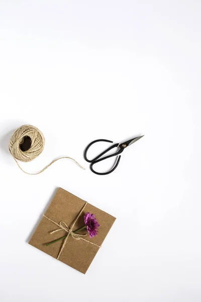 Κουτί δώρου με κορδόνι — Φωτογραφία Αρχείου