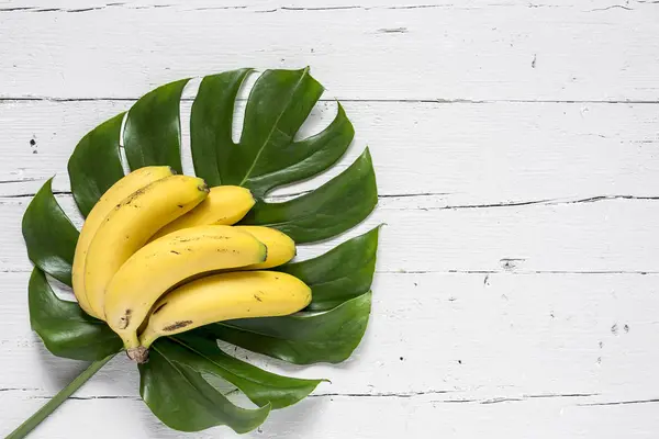 Blandning av färska frukter — Stockfoto