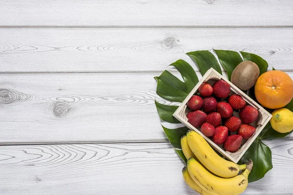 Mix of fresh fruits — Stock Photo, Image