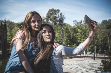 Lezbiyen çift birlikte açık havada kavramı