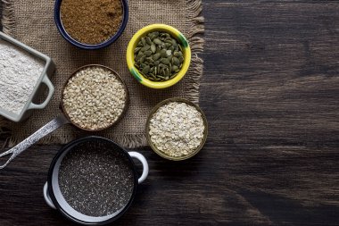 Chia tohum ahşap tahta üzerinde