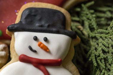 Tahta masada Noel kurabiyeleri