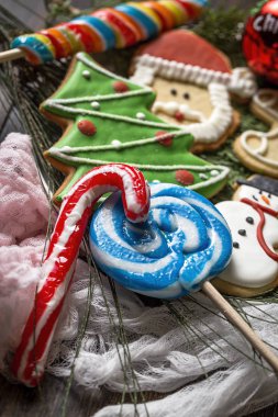 Tahta masada Noel kurabiyeleri