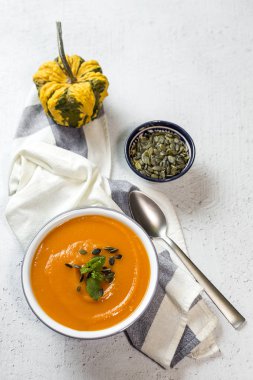 Kase üzerinde krem kabak