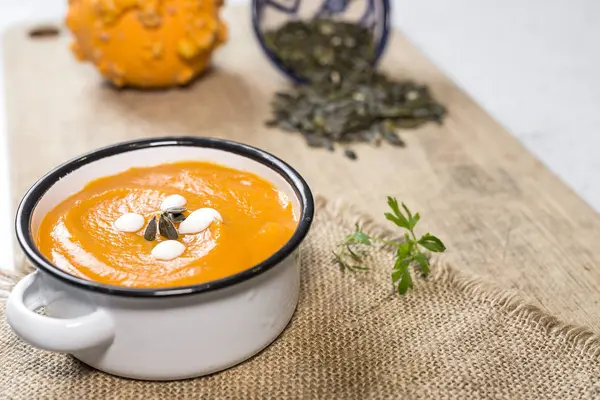 Kase üzerinde krem kabak