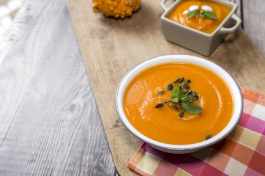 Kase üzerinde krem kabak