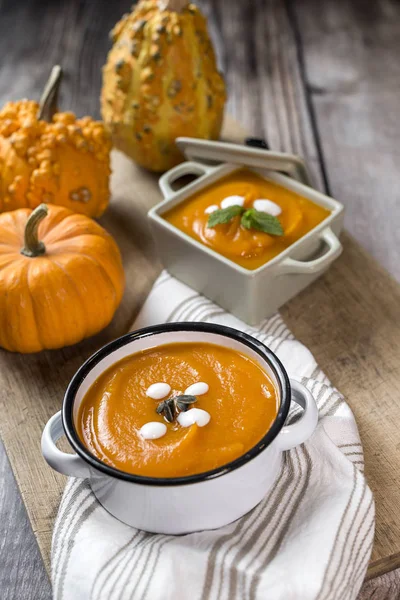 Kase üzerinde krem kabak