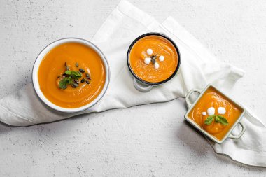 Kase üzerinde krem kabak