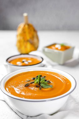 Kase üzerinde krem kabak