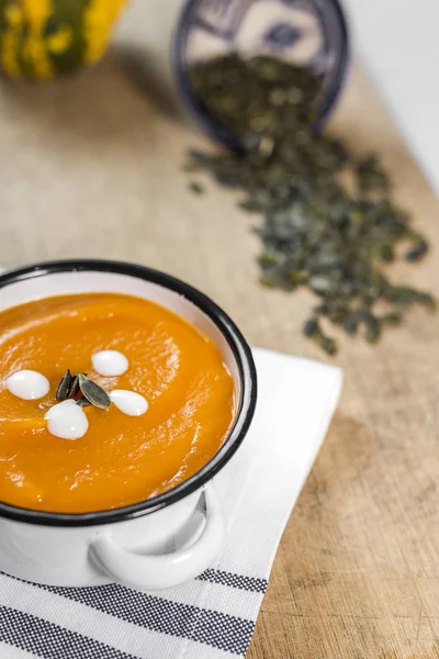 Kase üzerinde krem kabak